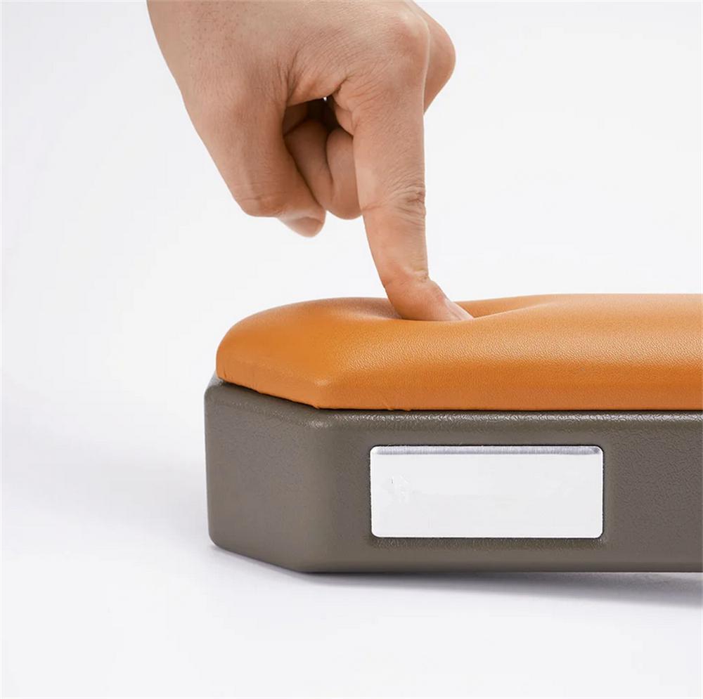 Fastened with 2Pcs magnets to prevent falling off or rattles