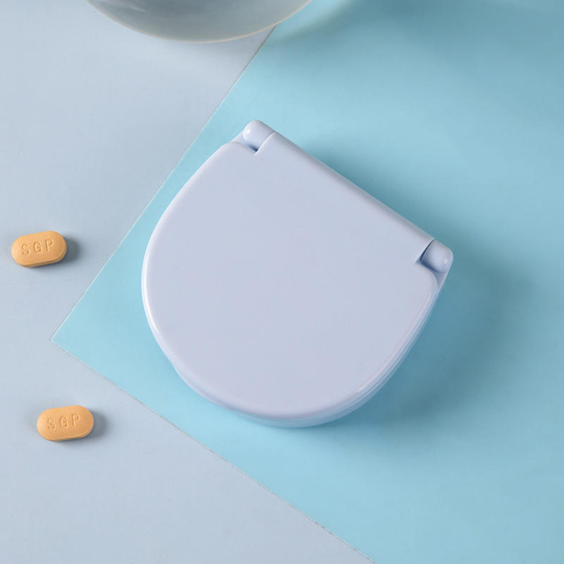 Portable Mini 4-Panel Small Medicine Box For Travel Suitable For Pills Supplements Portable Storage Box 4-Panel Multi-Color Fashionable Medicine Box