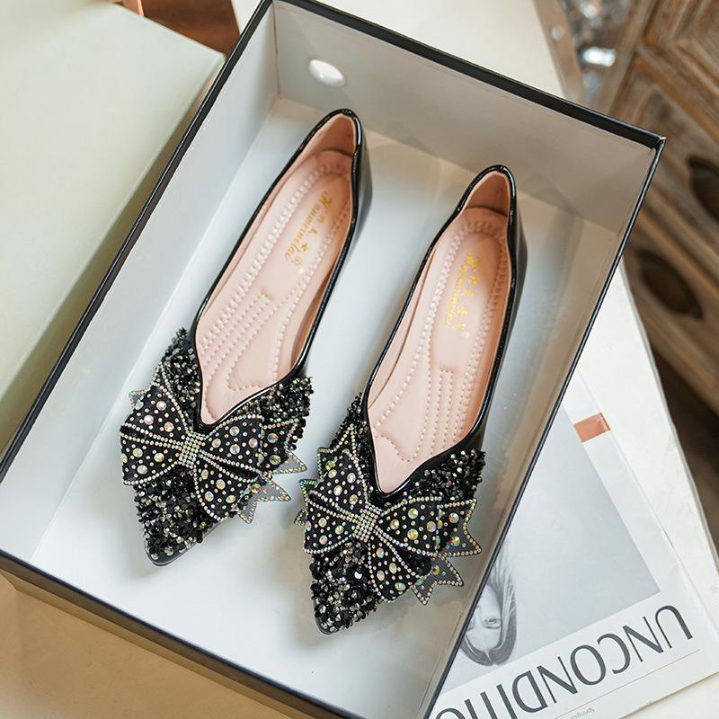 Fashion japanned leather bowknot flats shoes woman glitter beading party shoes shallow mouth pointed toe lace bowtie flats big size 43