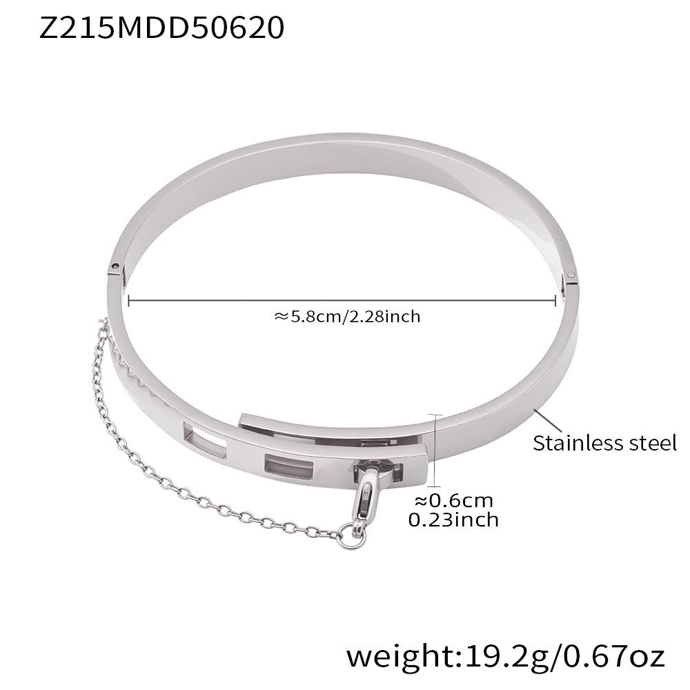 Qiong Yao Polished Stainless Steel Bracelet with Tassel Ring and High-Texture Cool Style