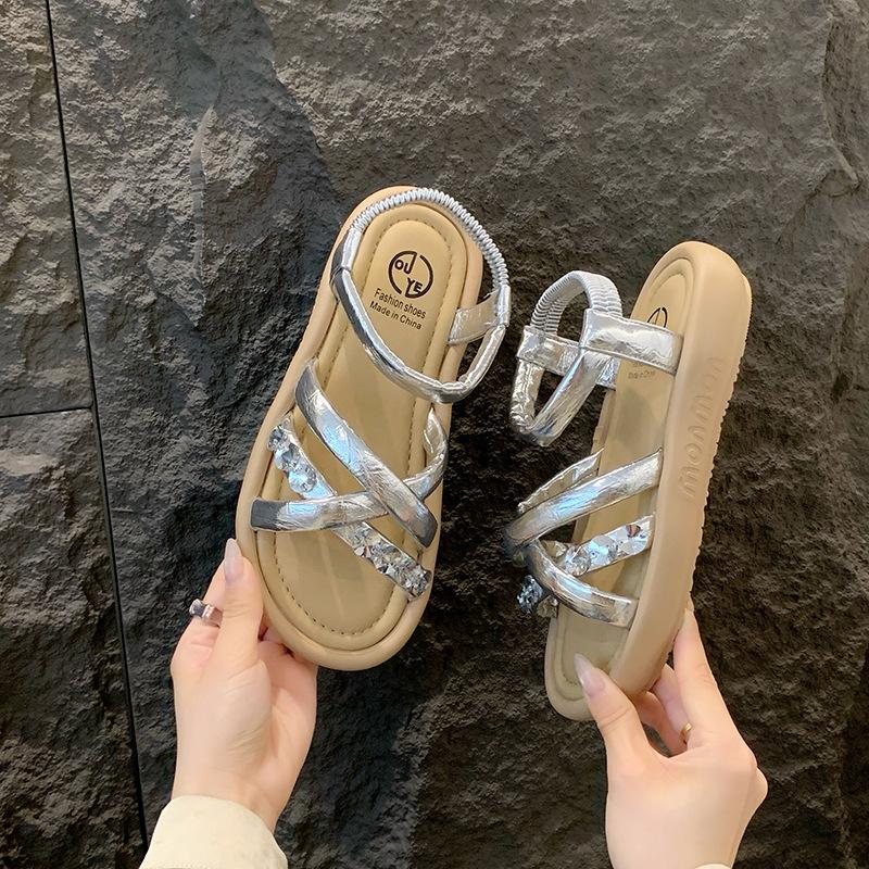 Flat sandals women's 2025 new summer wear with skirt casual sports beach shoes student Roman sandals