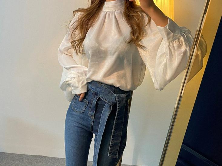 RHGD Early Autumn French Retro Loose Silk Shirt - Versatile Fashionable Design