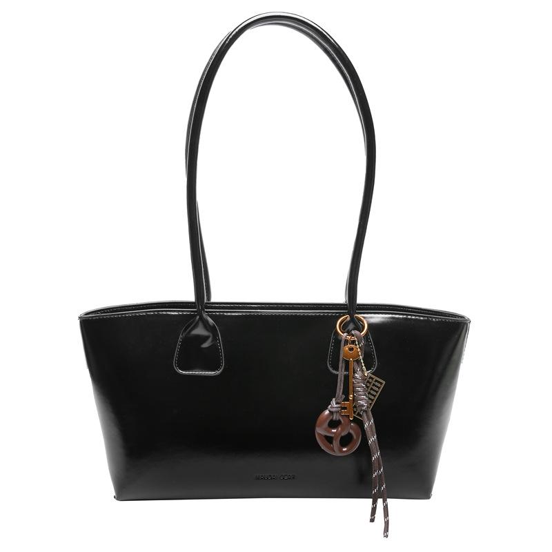

Premium retro versatile tote bag women s large-capacity bag new winter popular shoulder bag commuter bag without pendant чёрный