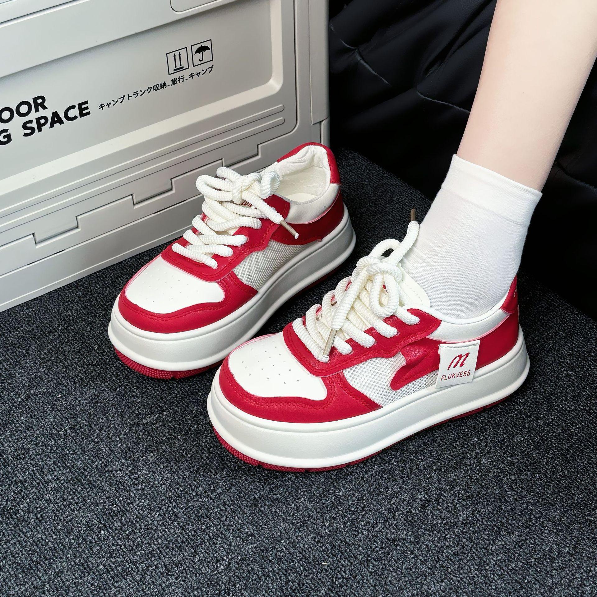 

High-value mesh breathable thick-soled white shoes women s ins tide 2025 summer new bread shoes soft baseplate shoes 35