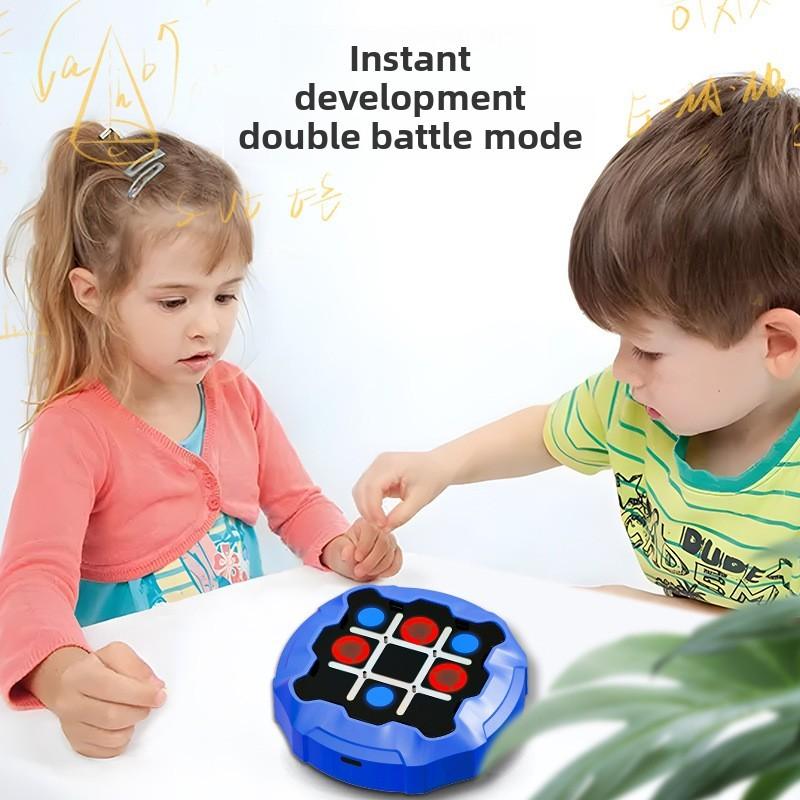 Gioco Portatile Tic Tac Toe Elettronico Ricaricabile Divertimento per Bambini Giocattolo da Viaggio