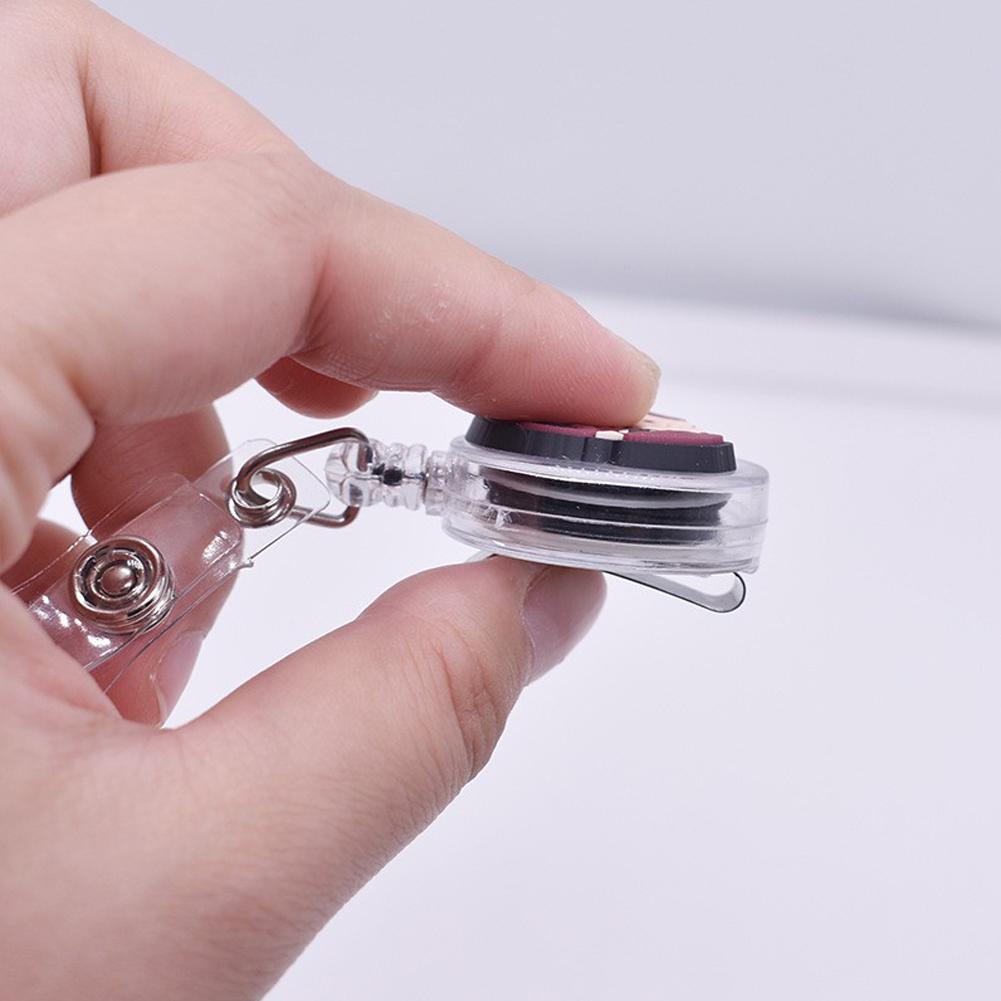 Kreslený navíjecí odznak s klipem, zatahovací ID šňůrka, jmenovka, držák na karty, klip na odznak, kancelářské potřeby pro lékaře a sestry, držák na průkaz