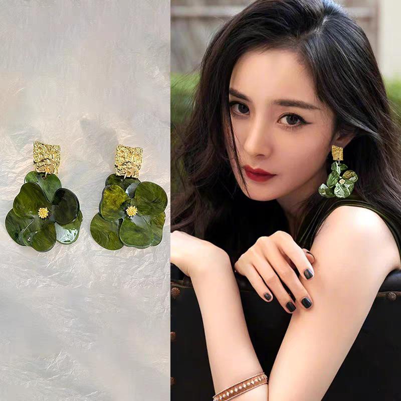 Yang Mi Inspired Green Floral Acrylic Earrings - French Retro Style