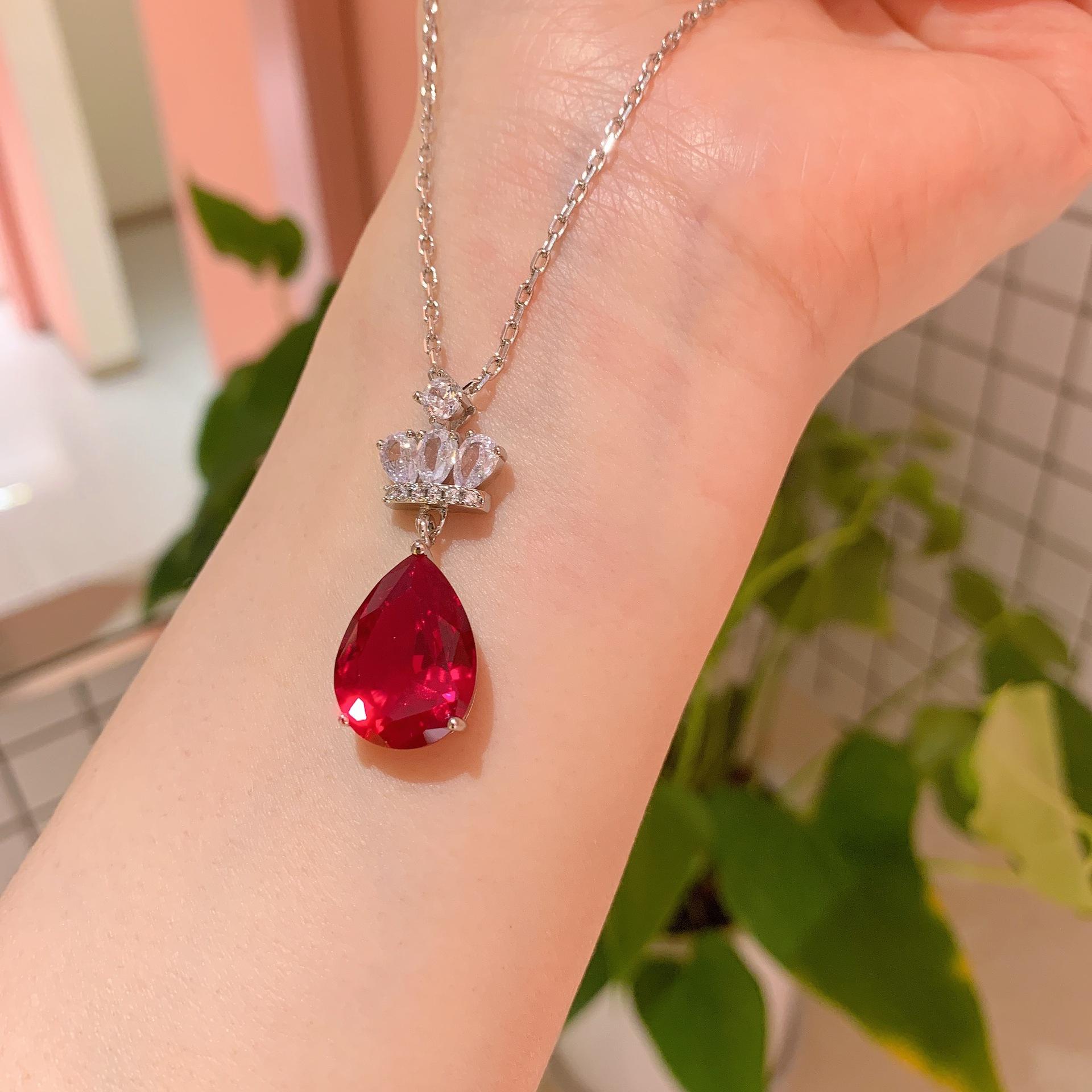 

Wish European and American retro style Hongbao pendant necklace earrings fashion crown women s suit