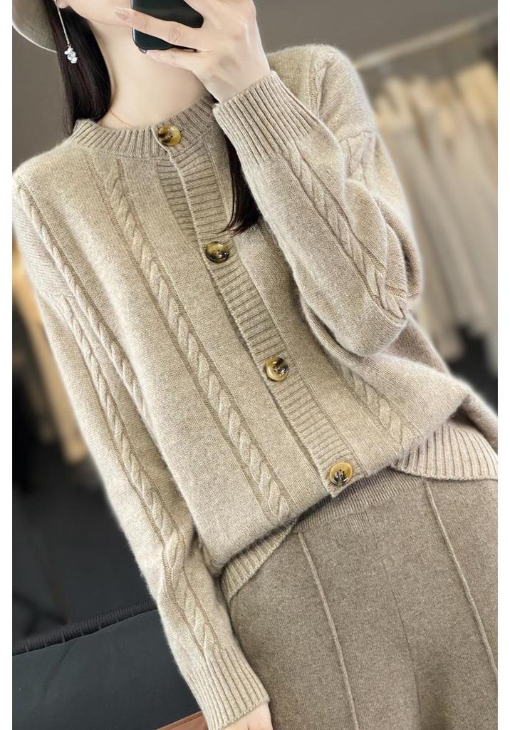 Cozy Cable Knit Cardigan for Women - Retro Twist Design, Loose & Comfortable, Perfect for Autumn and Winter Outings