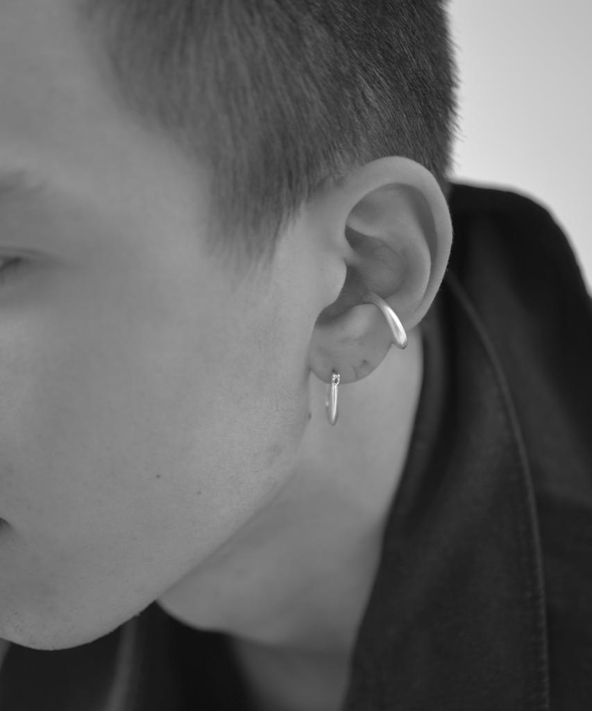 Novice Tokyo Mini Pendulum Ear Cuff / Silver
