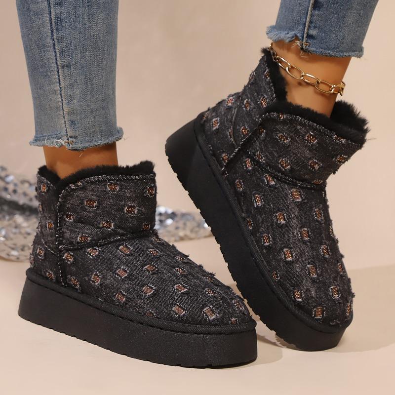 Мода 2024 года. Новые зимние женские короткие сапоги с толстой подошвой и круглым носком — фото 7