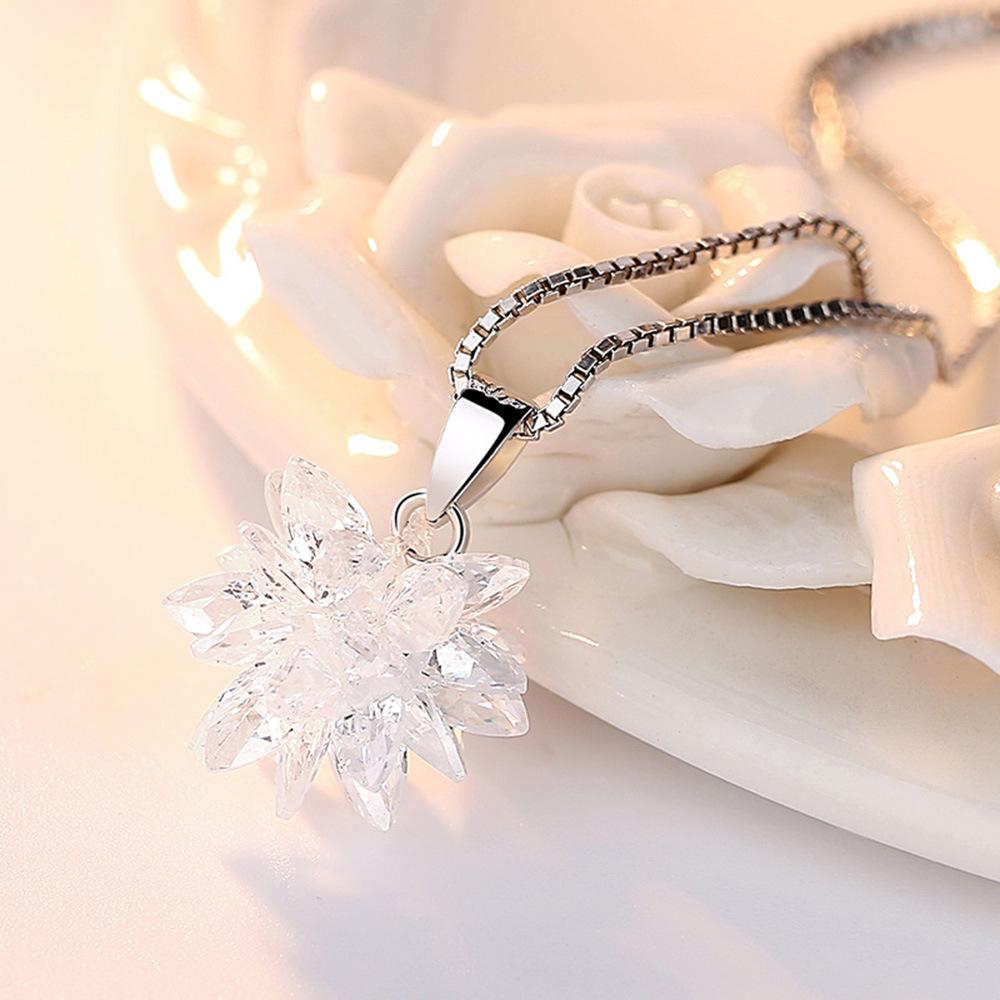 Pingente de Colar de Neve de Cristal Tridimensional, Pingente de Colar Moderno e Elegante, Pingente Feminino de Zircônia Flor de Gelo.