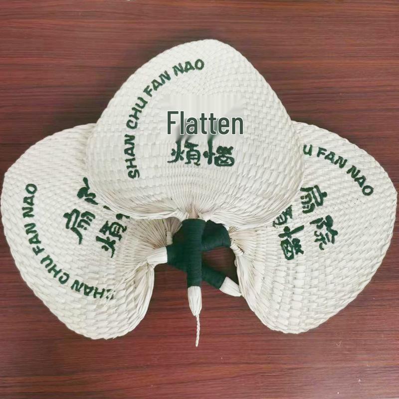 Handcrafted Old-Fashioned Baby Fan: Zongye Banana Leaf, Personalized Cattail Leaf, Embroidered Round Hand-Cranked Fan