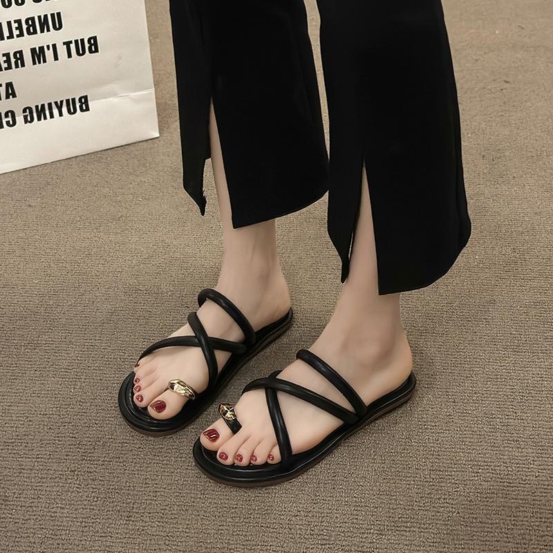 

Набор крутых тапочек для женской уличной обуви 2025 лето новинка однословный ремешок на плоской подошве крутые тапочки сандалии на мягкой подошве 40