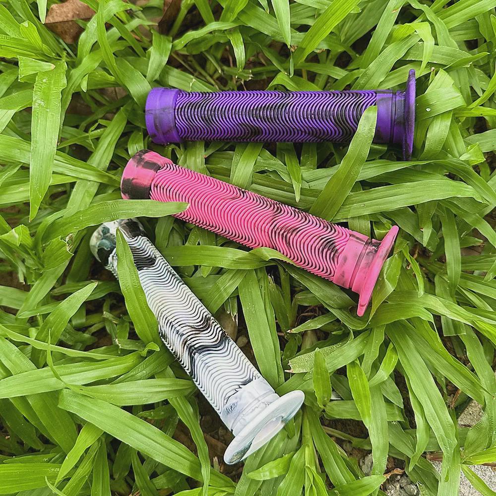Universal Mixed Color Non-Slip Rubber Bike Handlebar Grips for Mountain and Fixed Gear Bikes