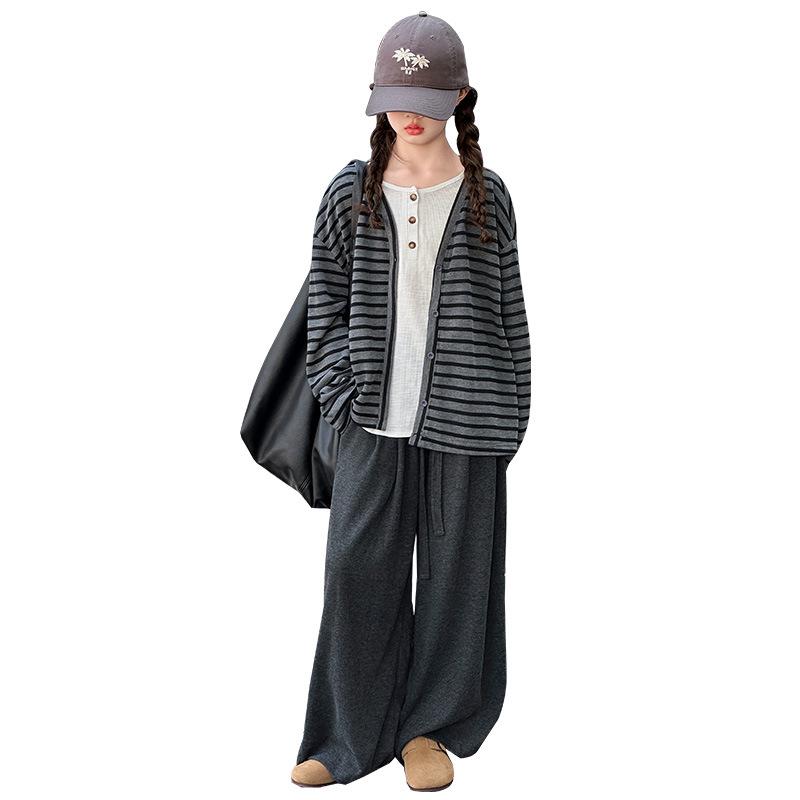 Mädchen 2025 Gestreiftes Cardigan-Set - Herbst/Frühling Koreanischer Stil 3-teiliges Outfit