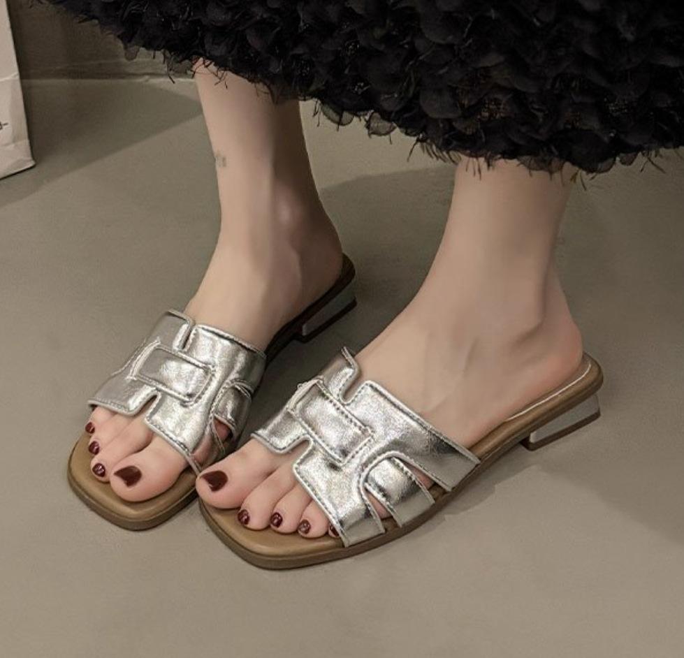 

Slippers women s summer wear new retro thick-heeled sandals commuting fashionable non-slip sandals 40