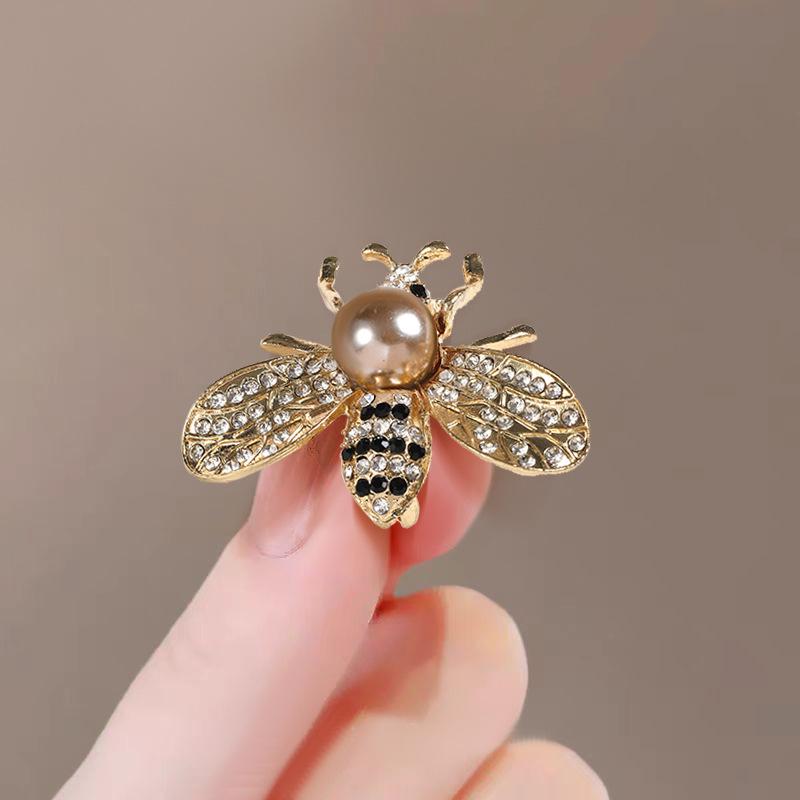 Wave Sunflower Diamond Brooch: Cute, High-End, Versatile Decorative Jewelry Pin