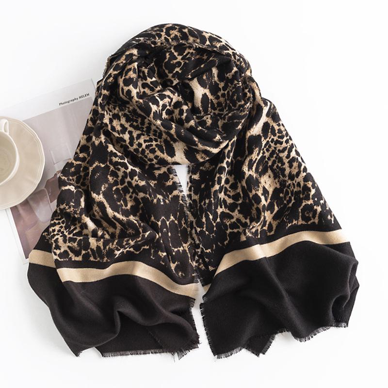 European and American Fashion Leopard Print Autumn and Winter Print Warm Shawl High-end Commuter Neck Protector Cold Protection Scarf