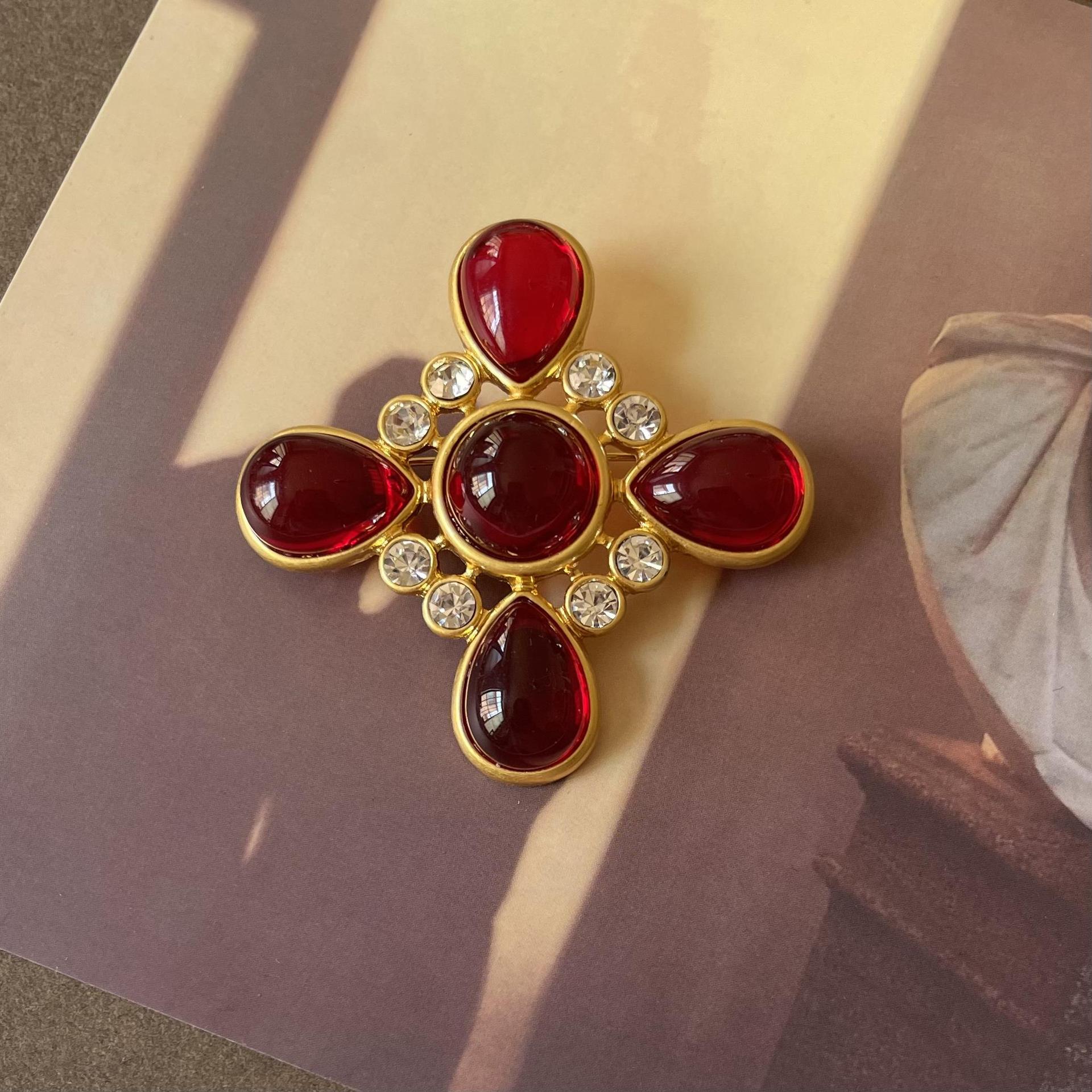 

Средневековый Винтаж Ретро Серия Цветочный Дизайн Глазурованная Декоративная Брошь Мода Индивидуальность Гальванопокрытие