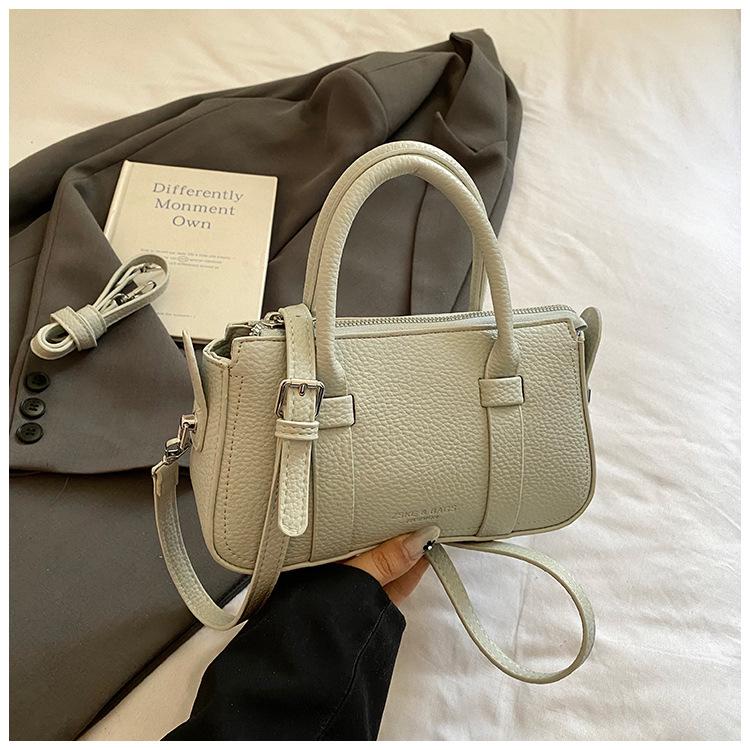 

Лето 2025 новый корейский нишевый модный однотонный клатч женская на плечо кроссбоди маленькая квадратная сумка