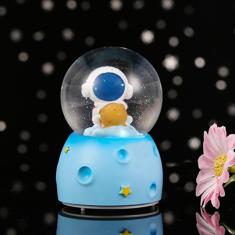 

Кристальный мини-шар-астронавт со светом, ночник для офисного стола, кнопочный элемент StyleA