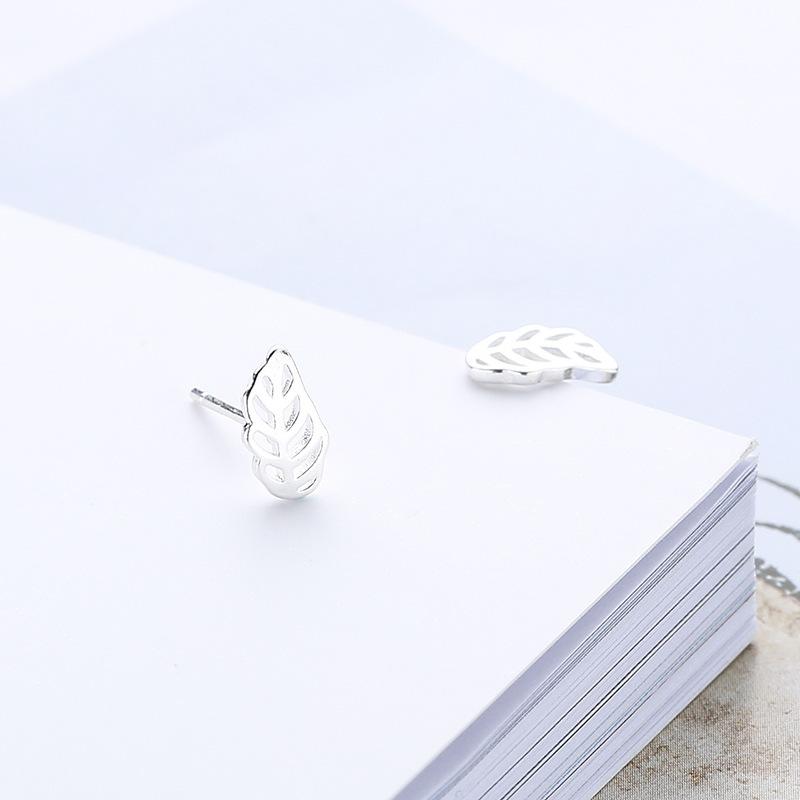 Leaf Stud Earrings Female Mori Fresh Hollow Leaf Brushed Earrings Niche Design Simple Literary Accessories