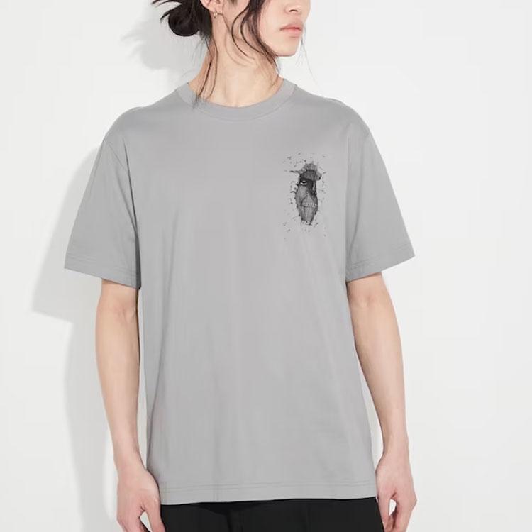 Uniqlo T-shirt a maniche corte con stampa pattern fumetto X Attack on Titan Collaborazione SS23 Top da uomo Grigio 462437-03