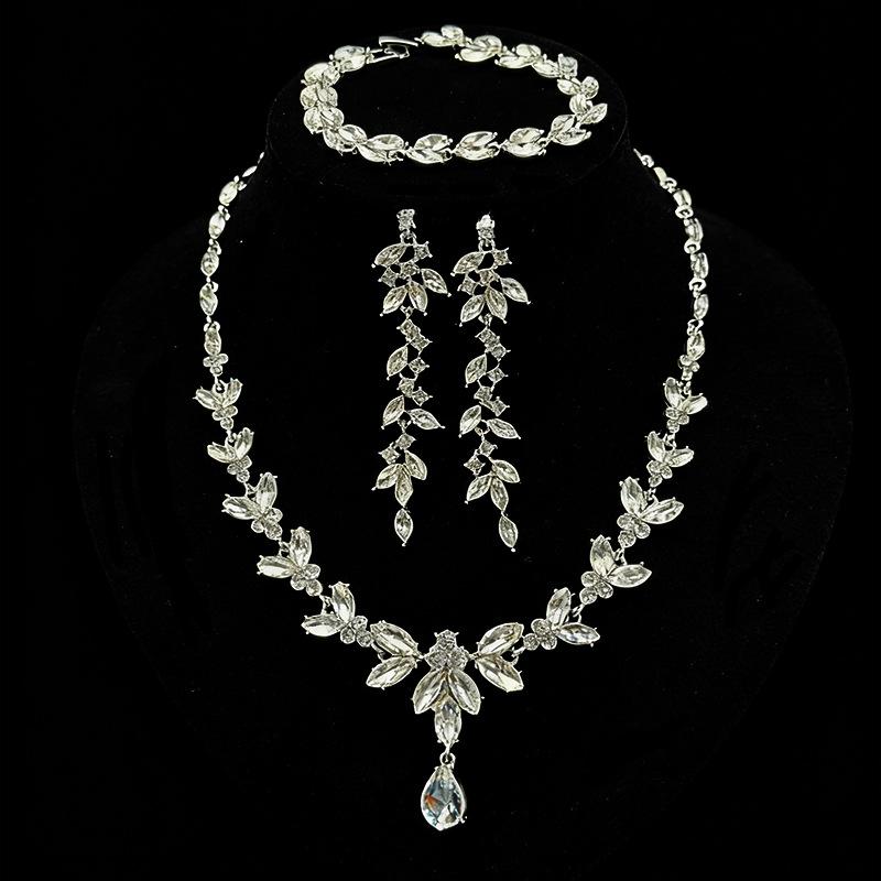 

European and American Fashion Versatile Bride Four-piece Necklace Earrings Bracelet, Alloy Electroplated Diamond Set Chain 2026 45CM