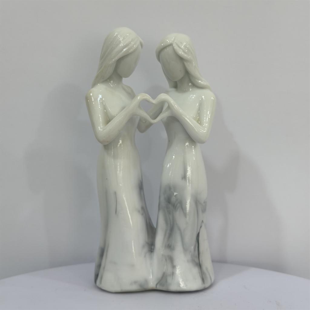 Sisters' Heart-Shaped Resin Crafts Decorations For Home And Garden