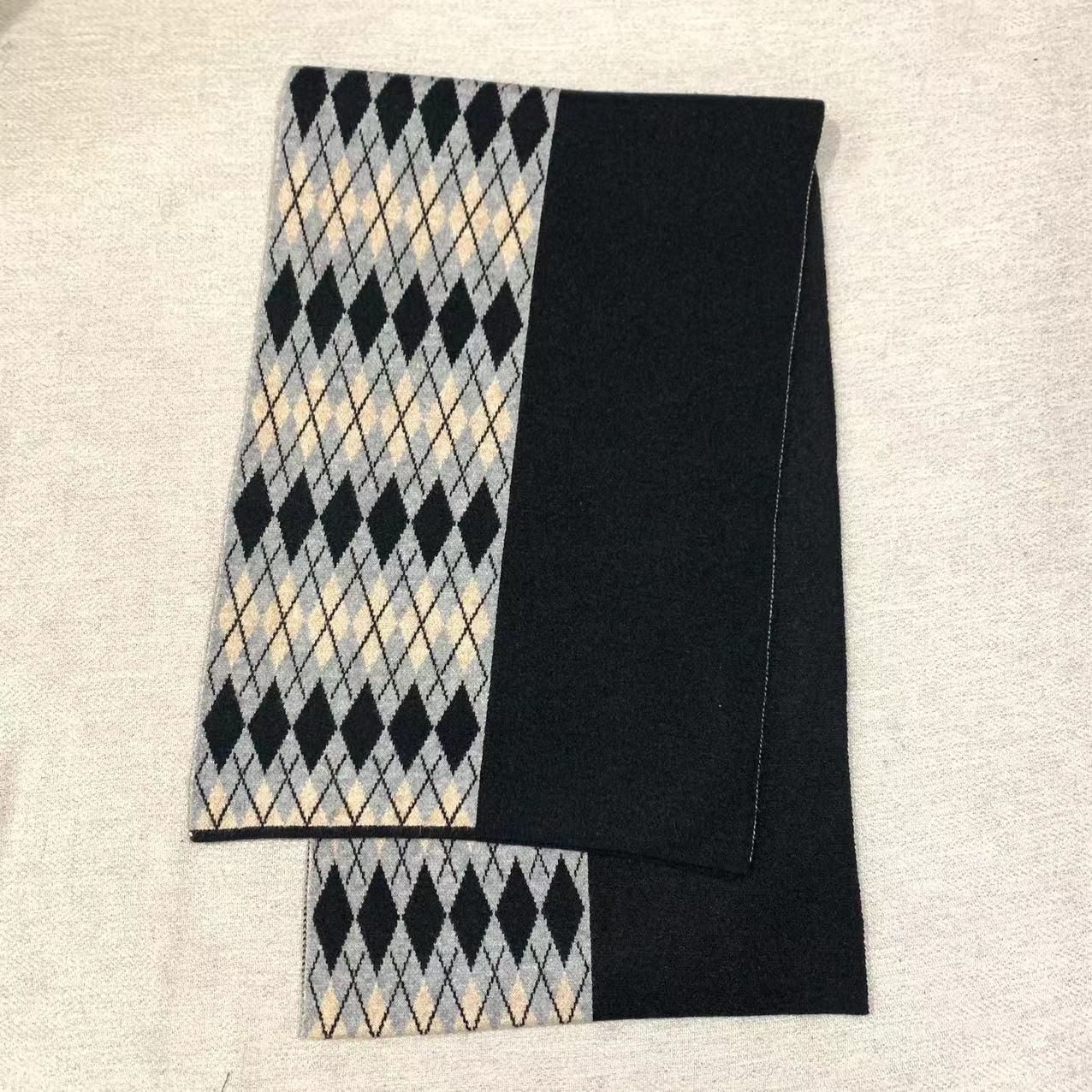 

Чоловічий вітрозахисний кашеміровий шарф - Теплий, в язаний та універсальний для осені/зими Above 175cm сірий/чорний