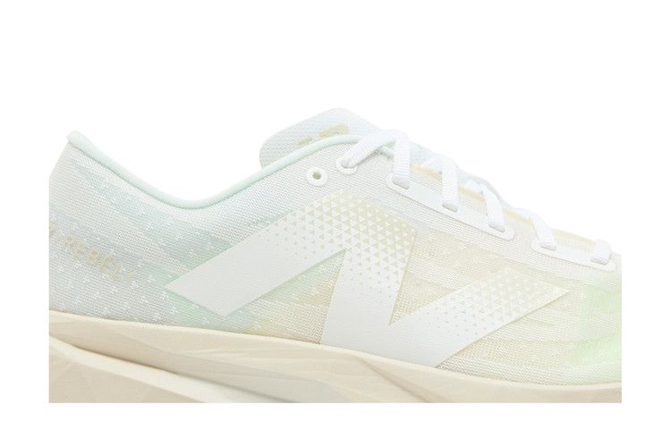 Men's Sneakers New Balance FuelCell Rebel v4 White Linen White/Linen/Sea Salt