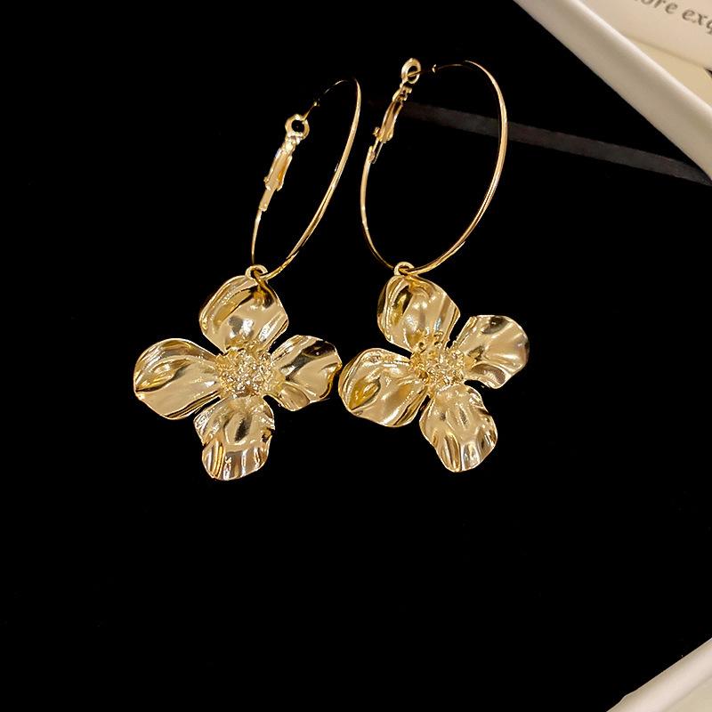 Silver Needle Floral Tassel Stud Earrings: European & American Design for Women – Fashionable Luxury Ear Jewelry.