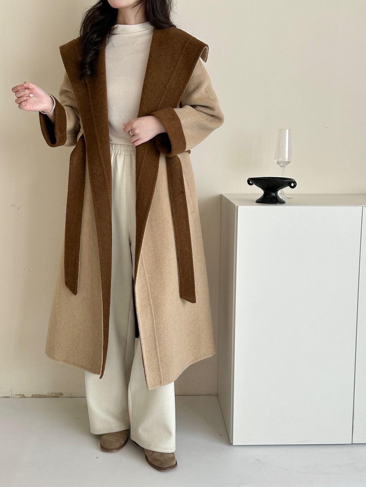 

Пальто-оверсайз из смесовой шерсти с капюшоном, двухстороннее, с цветными блоками, осень/зима 2025 Small