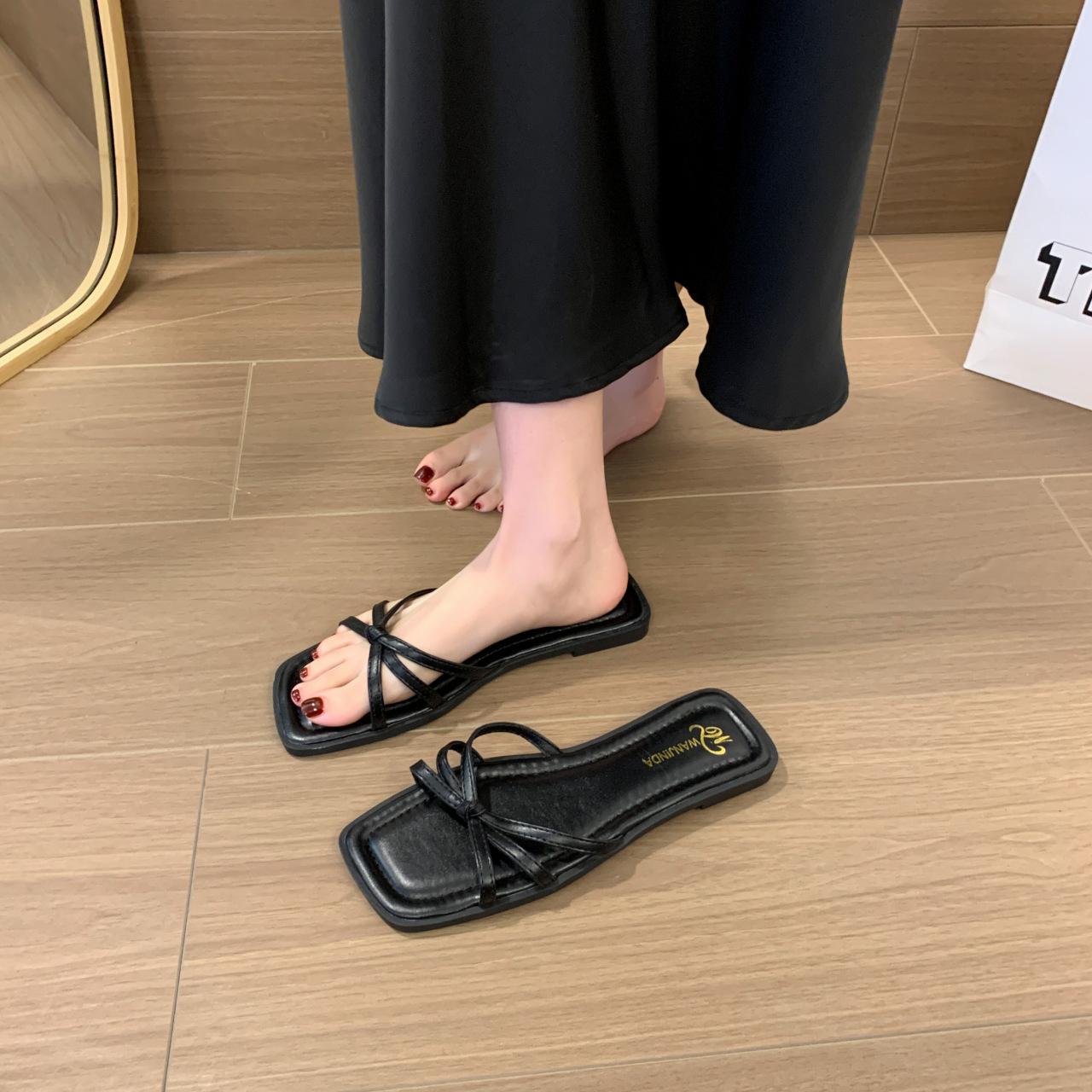 

Тапочки на плоской подошве с нишевым дизайном, женская верхняя одежда 2025 года, новая летняя модная верхняя одежда, универсальные праздничные классные тапочки 43 чёрный