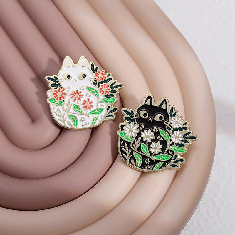 Black Playful And White Cat Badge Stylish Animal Brooch For Trendy Clothing Accessories And