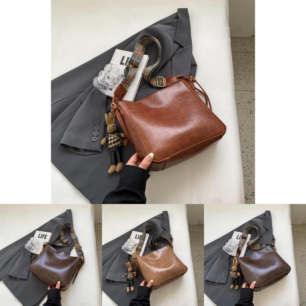 Fashionable Retro Women's Large Capacity Bucket Bag With Premium Quality And Versatile Design