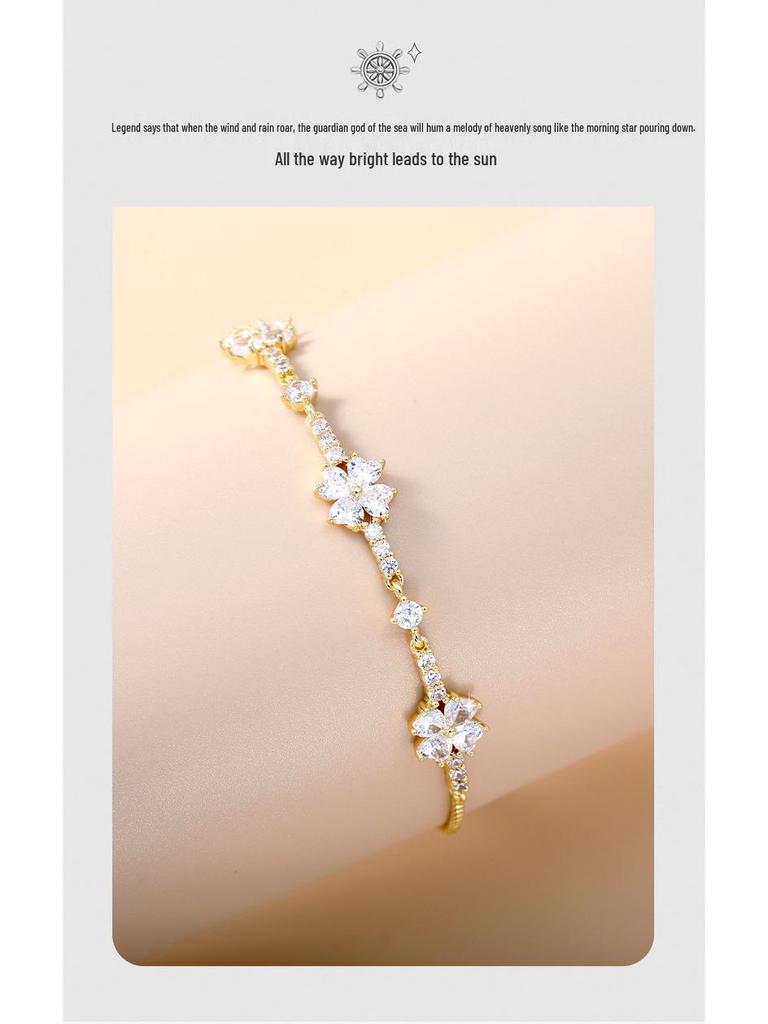 Elegant Four-Leaf Clover Zircon Bracelet for Women - Luxurious, Sparkling, High-End Design Jewelry Accessory