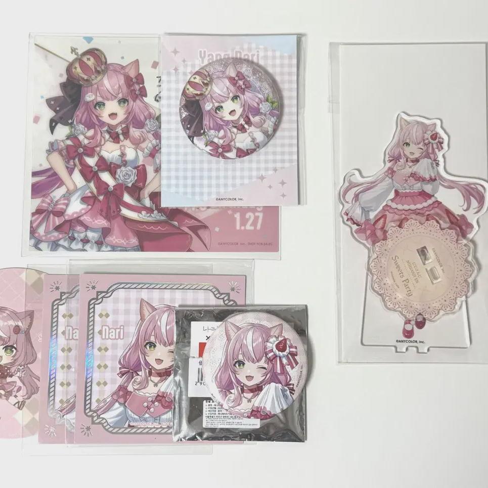 

Акриловая подставка Niji-sanji Buttercup, значок, бонус на день рождения в кафе Animate