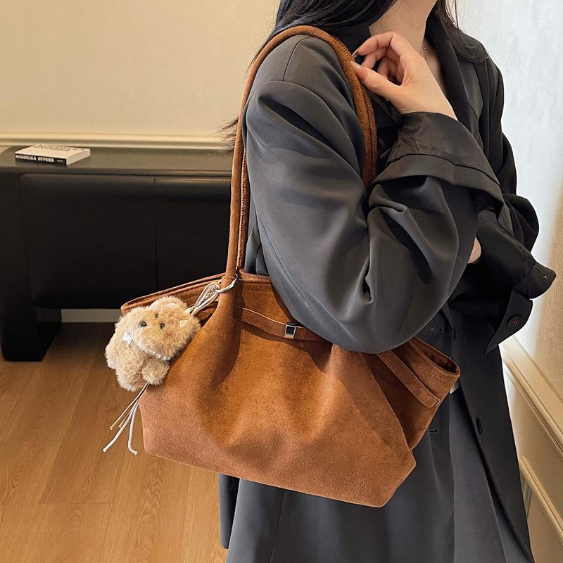 Fashion casual tote bag women's commute to work large-capacity shoulder bag 2025 autumn and winter new high-end underarm bag