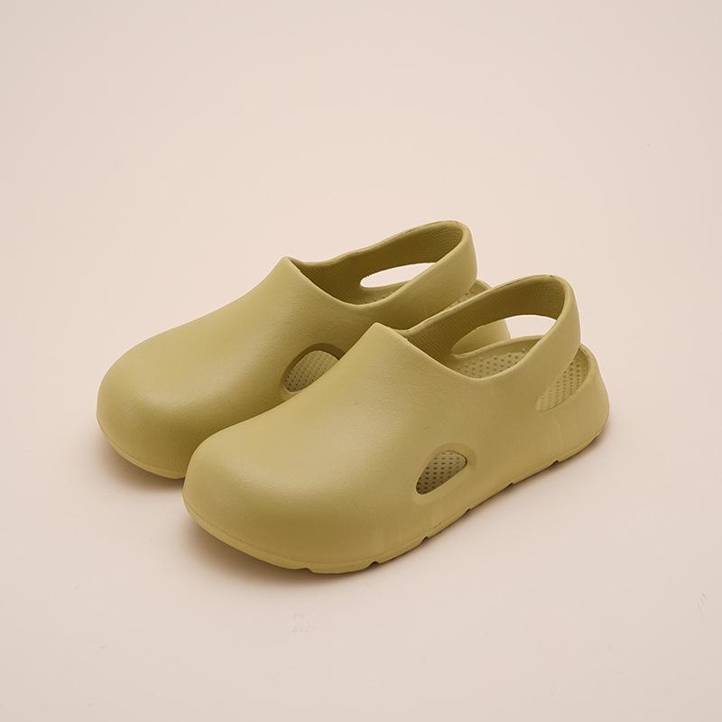 Fashionable Women's Closed-Toe Nurse Sandals - Non-Slip, Cute, Thick Sole for Summer Beach Wear