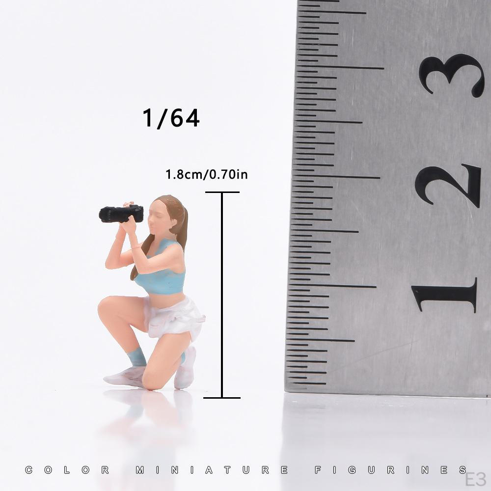 1/64 Miniature Figures Model Action Figure Hand Painted Garage Scene People Resin Collection Desk