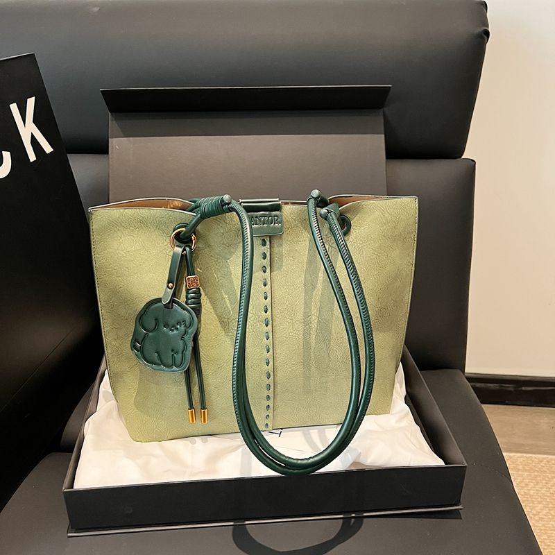 High-end Exquisite Niche Bag Women's Fashionable Versatile Female Portable Shoulder Bag Simple Soft Ladies Tote Bag