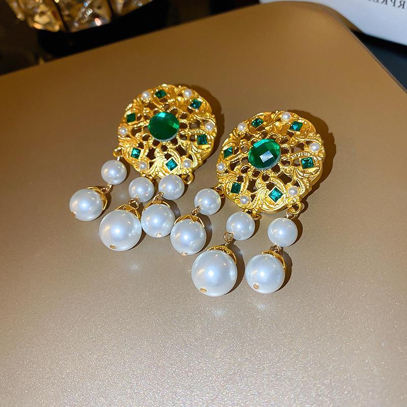 Elegant Vintage Women Girls Classic Resin Stone Earrings Ear Clips Fashion Retro Palace Lady Party Banquet Jewelry Ear Rings