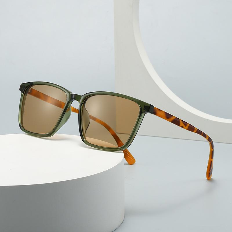  New Fashion Square Sunglasses Women Shades UV400 Green Leopard Retro Rivets Men Trending Sun Glasses Shades UV400