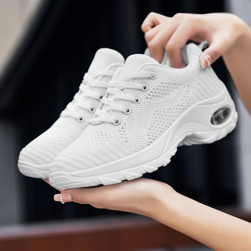 Fashion Women's Sports Shoes Summer Red Walking Large Breathable Tennis 2025 New Mesh Running Shoes Lightweight Flat Vulcanized Shoes