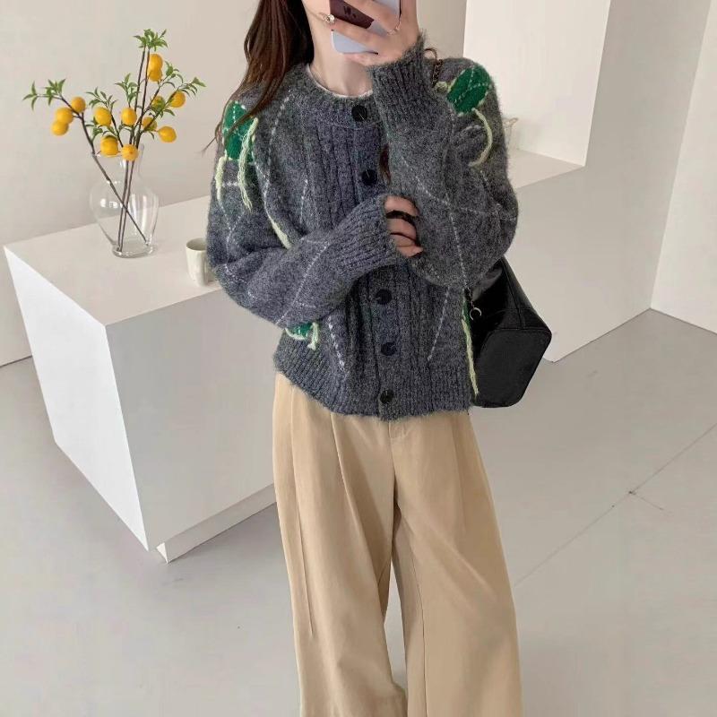 

Retro broken edge rhombus design sense knitted cardigan women s autumn and winter lazy wind temperament sweater jacket top tide average size
