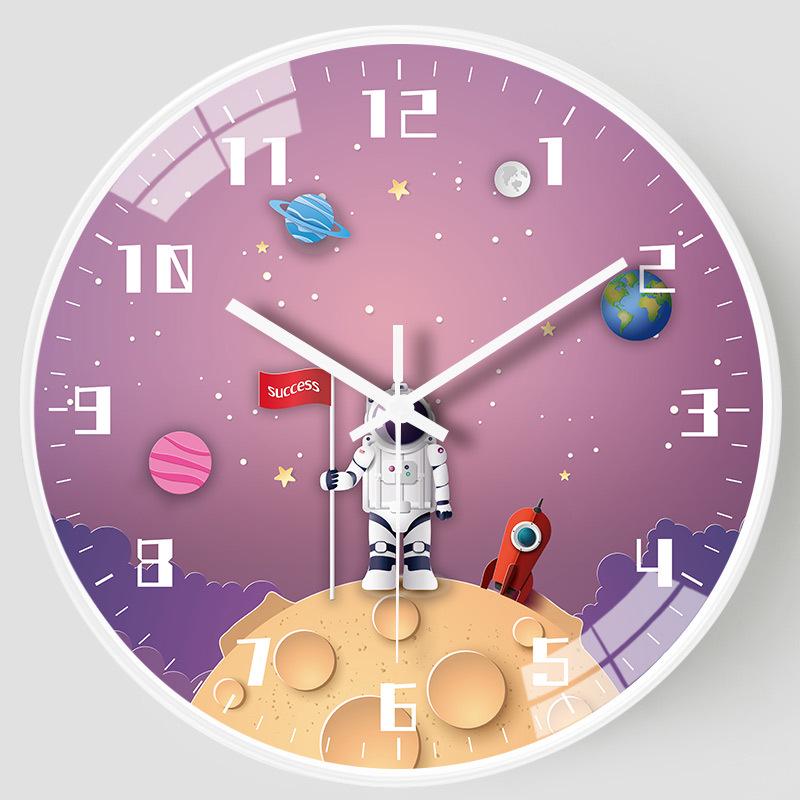 Creative Astronaut Children's Silent Wall Clock: Ideal for Bedrooms & Living Rooms