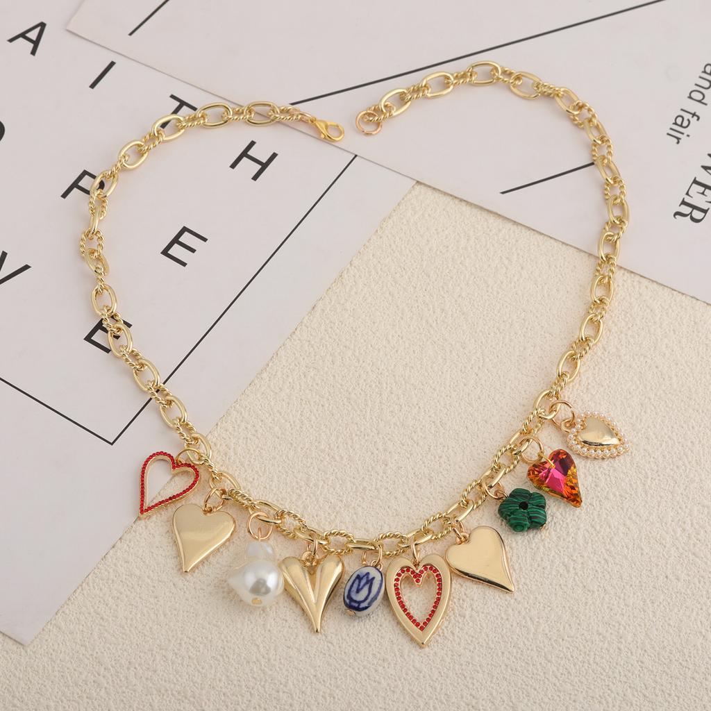 Boho Gold Multi-Anhänger Halskette Bunter Herzanhänger Verstellbare Kette Sommer Strandurlaub Schmuck für Frauen Geschenk