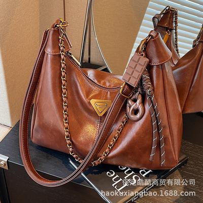 Große Kapazität Tasche Damen Herbst und Winter Vielseitig 2025 Neu Einfach Schulter Umhängetasche Weiches Material Damen Pendler Tragetasche
